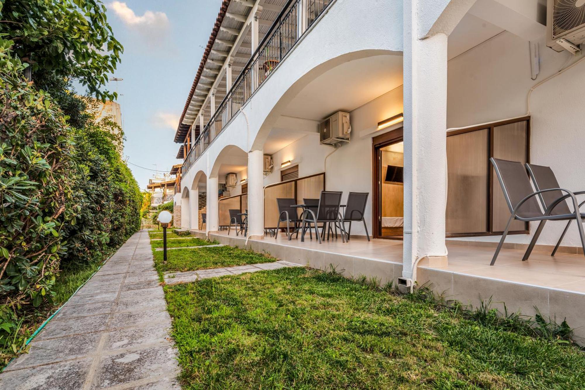 Odyssey Accommodation Pefkochori Exterior photo